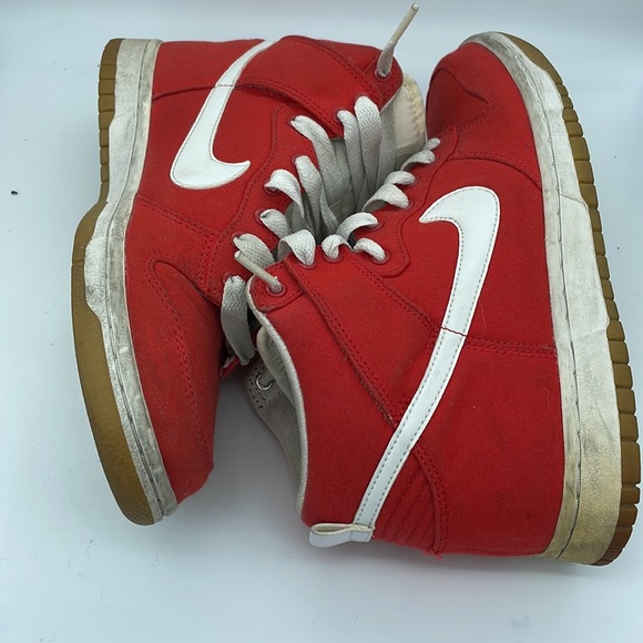 Nike Dunk High - Picture 6 of 8